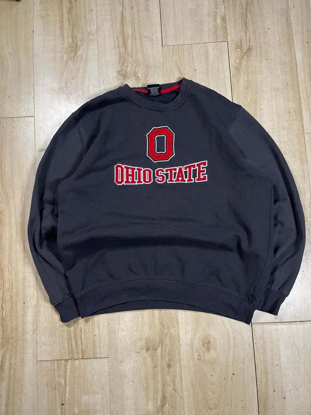Colosseum Ohio State University Buckeyes Embroidered Crewneck Sweatshirt